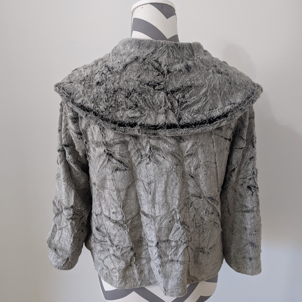 Chinchilly Cropped Jacket - Picture 5 of 8